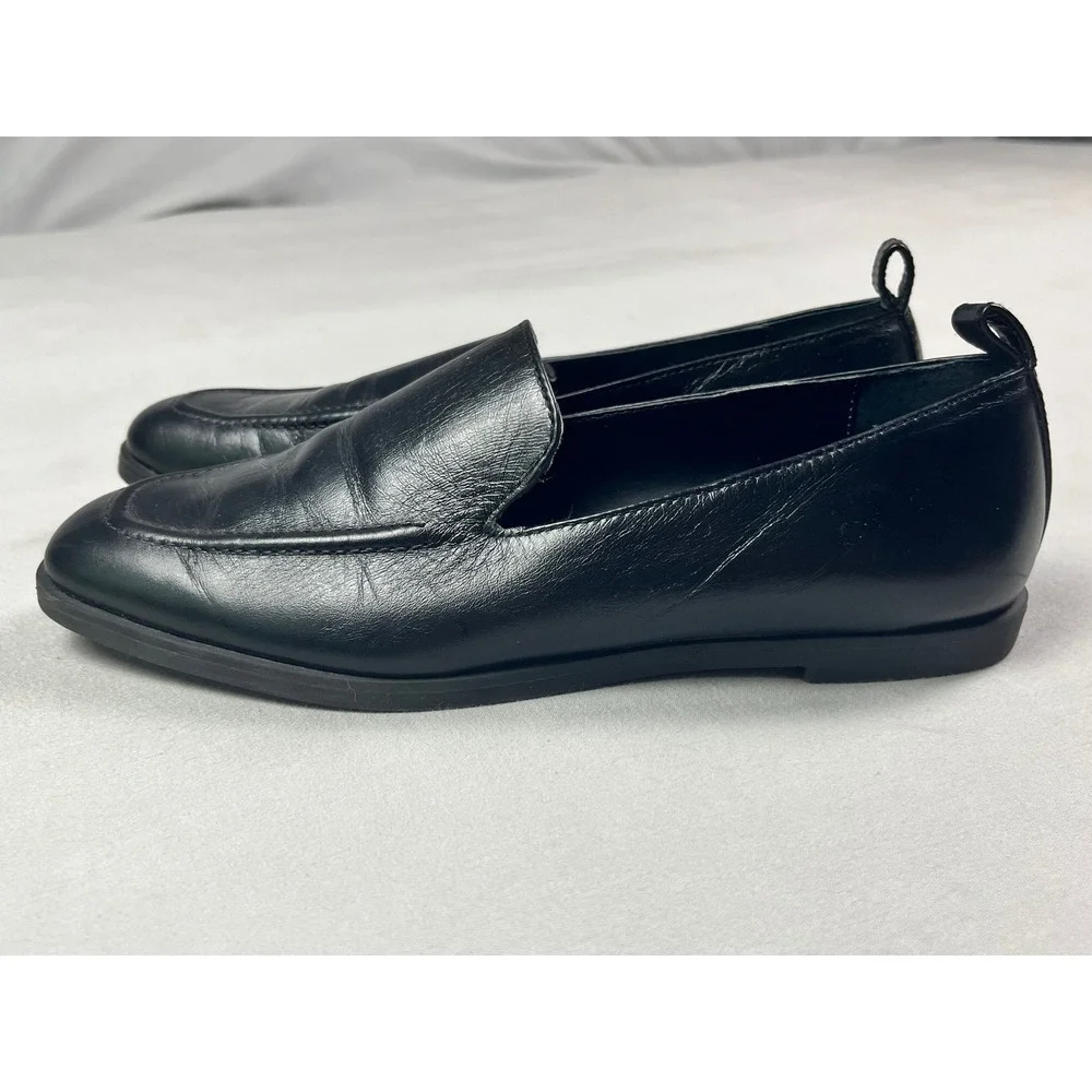 GB Gianni Bini Flip Side Black Leather Loafers Womens 6M Slip On Flat Shoes